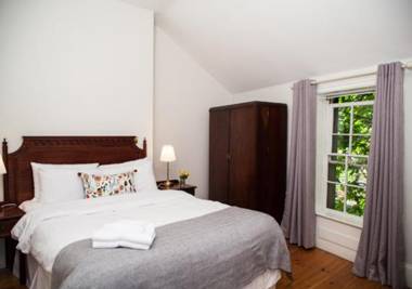 The Harcourt Suites