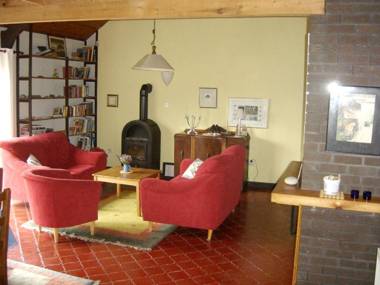 2 bedrooms house with garden at Laghy