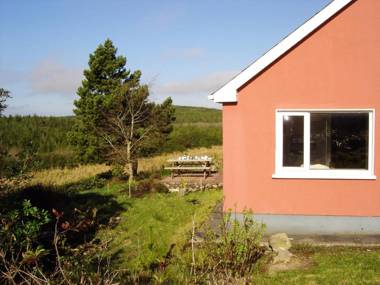 2 bedrooms house with garden at Laghy
