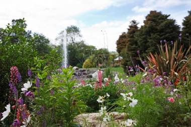 Fernhill House Hotel & Gardens