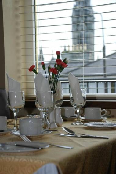 Bella Vista Hotel & Self Catering Suites