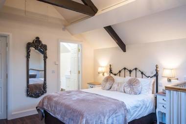 Ardnavaha House - Poolside Cottages