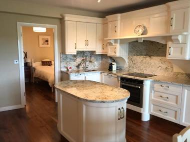 Cottage 360 - Clifden