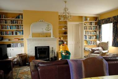 5 bedrooms house at Co Kerry 500 m away from the beach with sea view enclosed garden and wifi