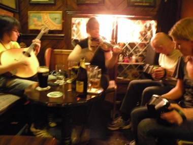 Buggle's Pub and Accommodation