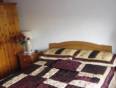 Derghaven B&B Hostel & Self Catering