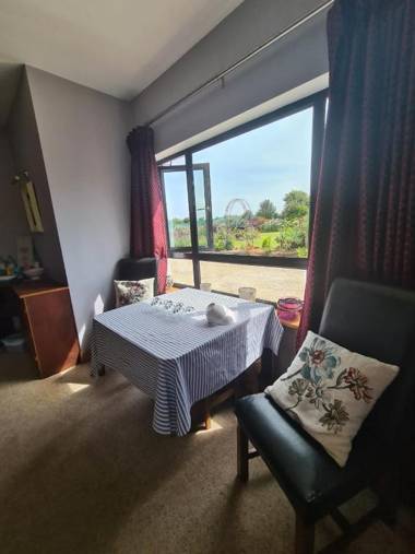 Oak Tree Lane Country House B and B