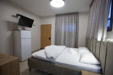 Ahuzat Haosher Guest House