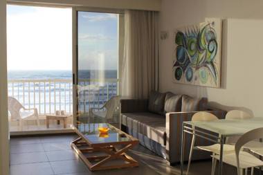 Ocean Front 2BR in Sea Hotel by HolyGuest