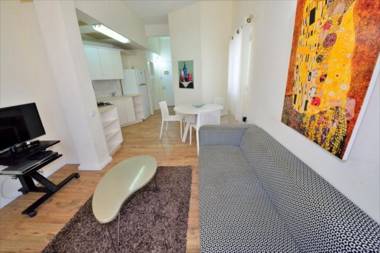 Quiet 2 BR Apt. near the beach