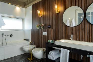 Leonardo Gordon Beach