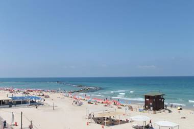 Haatzmaut Bat Yam Beach
