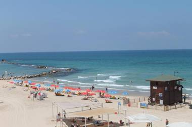 Arlozorov Bat Yam Beach