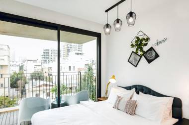 The Promenade Art - By TLV2GO