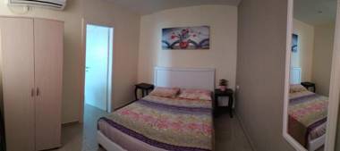 Beachfront Apartment Bat Yam 613