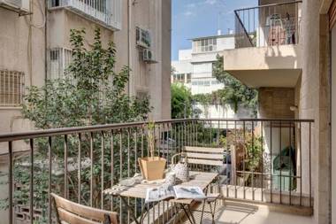 TLV2RENT Unique Dizengof Apartment