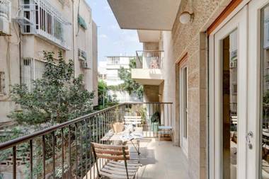 TLV2RENT Unique Dizengof Apartment