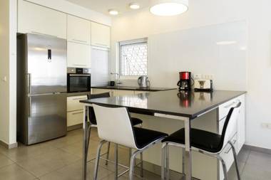 FeelHome - Frishman / Ben Yehuda