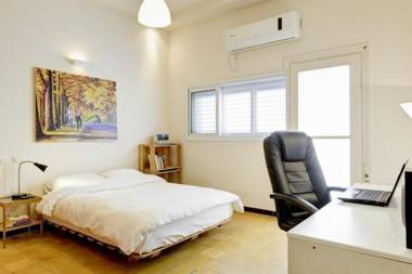 Beautiful 1BR on Dizengoff St.
