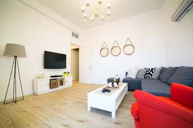 Luxury 2BR Apt on the Beach