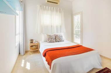 HaBima Square Apartment