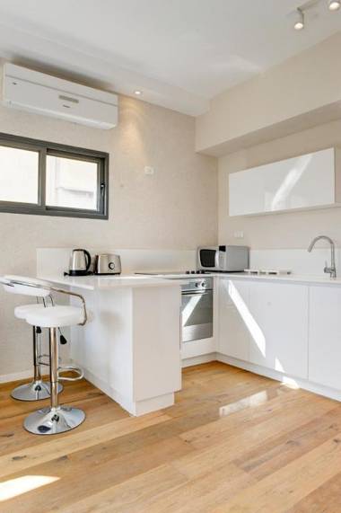 Power 2BR in Basel Area by HolyGuest