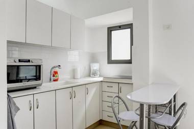 Fresh 2BR in Reines by HolyGuest