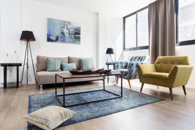 Luxury Apts 5-min Walk to Gordon Beach by Sea N' Rent