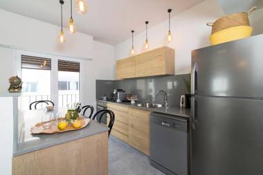 Mr. Katinsky - By TLV2GO