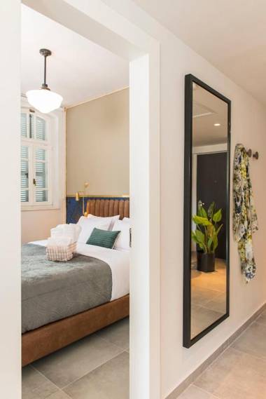 Mr. Katinsky - By TLV2GO