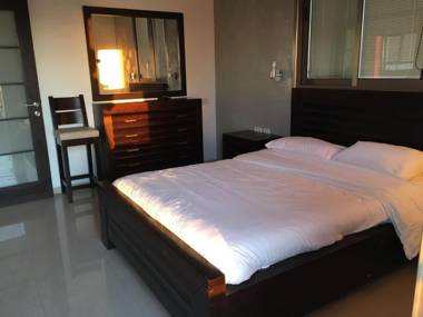 Sea View Apartment Prime Location On The Beach