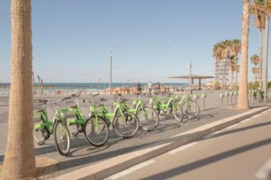 Modern 1BR near the Beach by HolyGuest