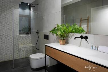 Gordon Beach Loftstyle by HolyGuest