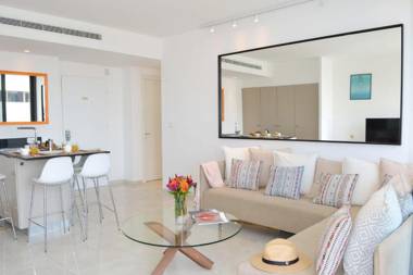 Brand New 2 Bdr Apartment Florentine #TL30
