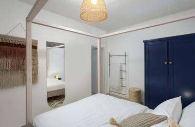 Mr. Yavos - By TLV2GO