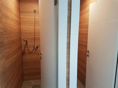 Jungle Jaffa Hostel Age 18 to 45