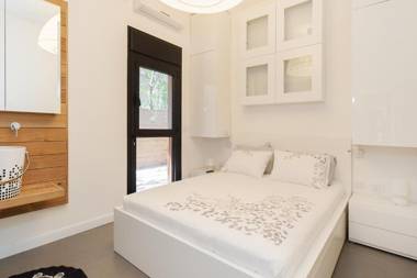 Marvelous 2BR in Ben Gurion Blvd by HolyGuest