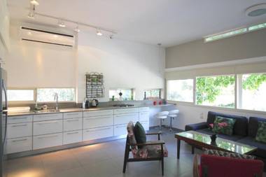 Great 2BR in Lassale street by HolyGuest