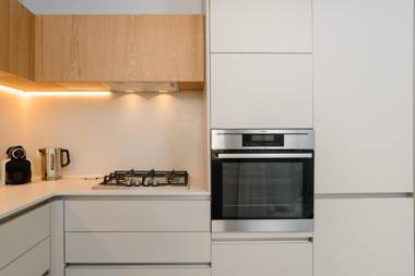 Gorgeous Modern 2BR in Gordon beach by HolyGuest