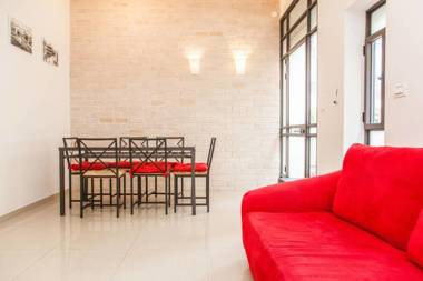 Nice 2BR near Gordon Beach by HolyGuest