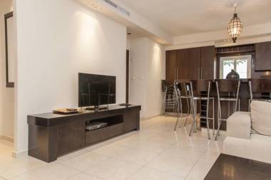 Pretty 2BR in Ben Gurion Blvd by HolyGuest