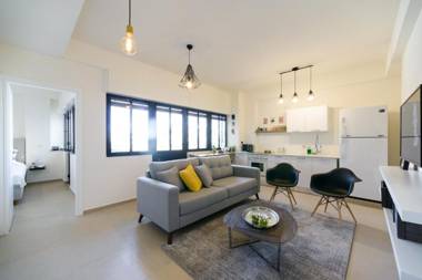 16 HaRakevet Street - By Beach Apartments TLV