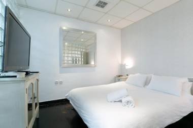 23 Hovevei Tsiyon Street - By Beach Apartments TLV