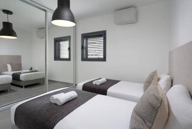 Extravagant 3BR Penthouse with jacuzzi by HolyGuest