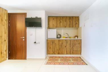 Pinsker Rooftop Studio