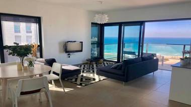 Oַ&O Group- Luxury Apt Tower Best Sea View Bat Yam