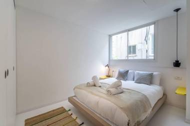 Trust Inn - Allenby Lovely apt Balcony & Parking