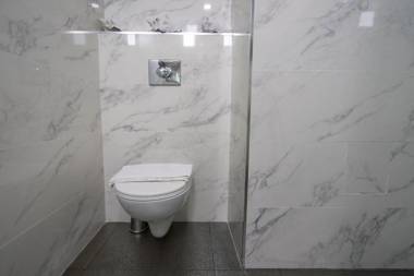 Luxury Beach Apartment with Pool & Gym By Airsuite