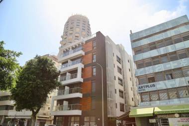 Colorful 1BR Penthouse in Ben yehuda by HolyGuest