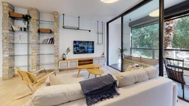 Ideal 2BR in Byron 7 by HolyGuest